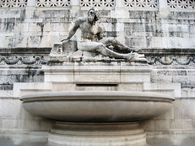 Victor Emanuel II Monument-07.JPG
